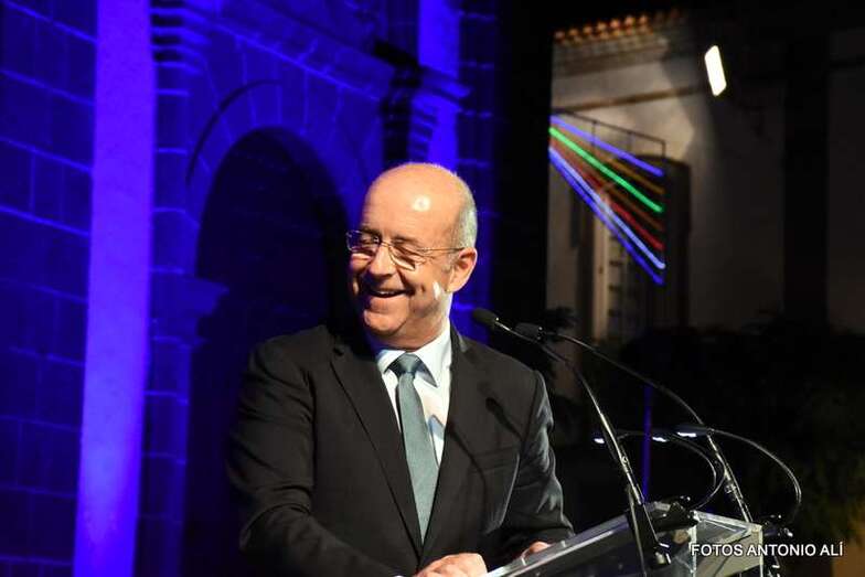 Pedro Ortega, anoche en el pregón del Pino 2018 (Foto TA)